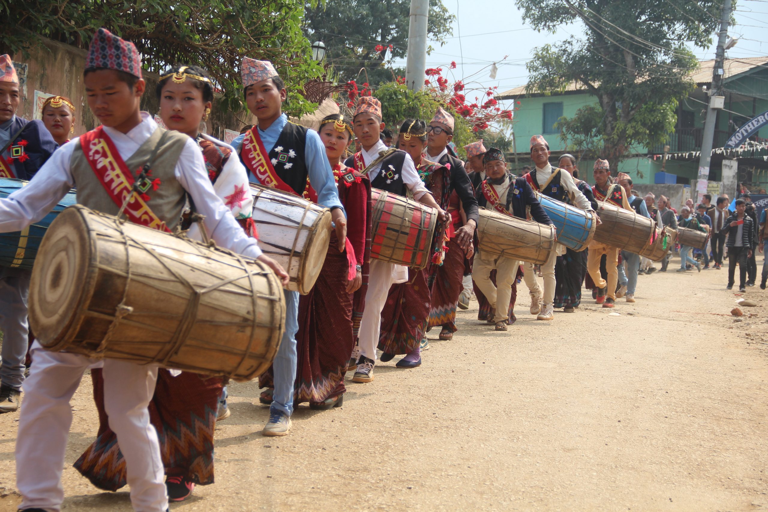 च्याब्रुङ नाचमा गैर लिम्बू युवाको चासो